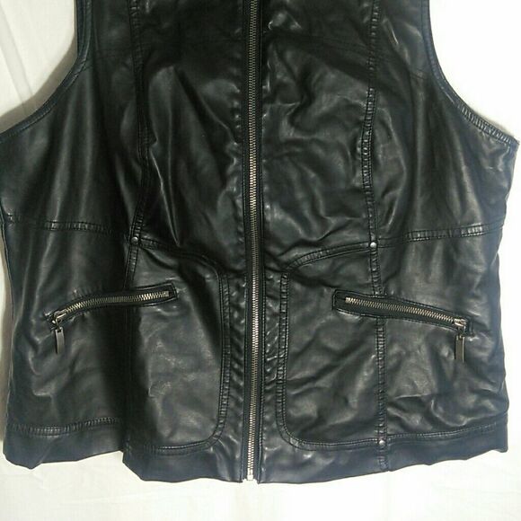 Faux leather vest - Picture 2 of 3